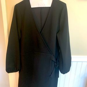 Blk faux wrap mini ( 35” neck to hem).  No wrinkle
